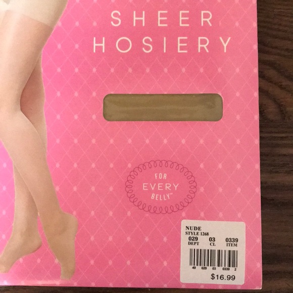 Sheer tan hosiery maternity from Ingrid & Isabel - Picture 4 of 7
